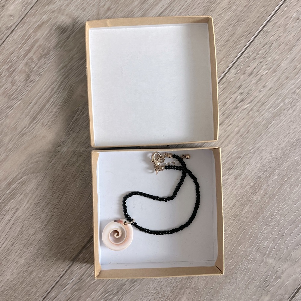 Lisa Says Gah! Shell Anklet